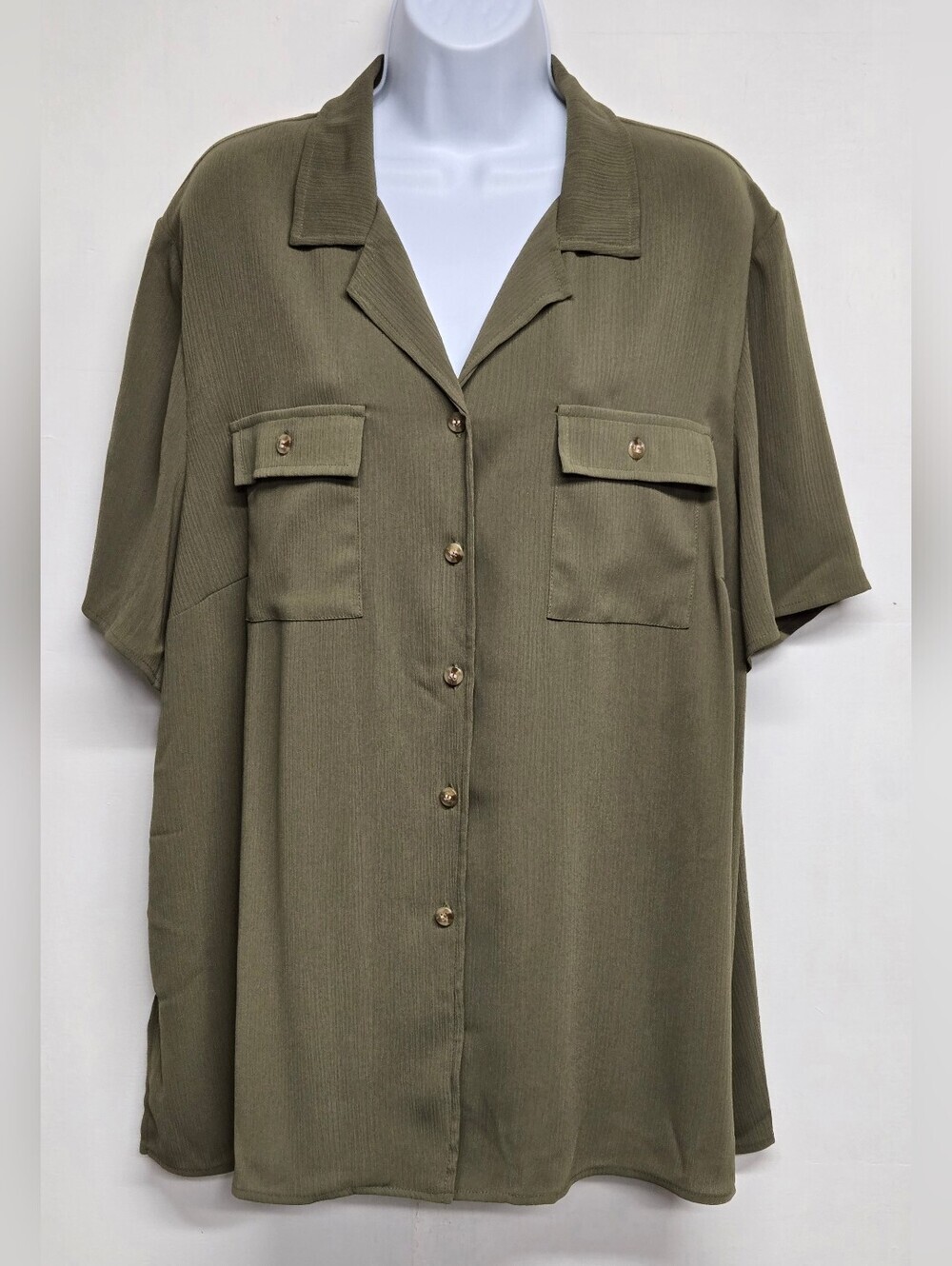 Requirements Woman 2X Button Down Top Collared Button Down Short Sleeve